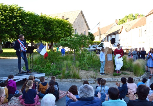 Dévoilement de la stèle