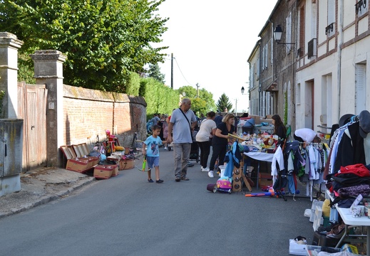 brocante montjavoult 04