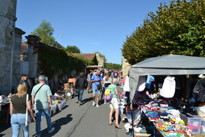 Brocante Montjavoult